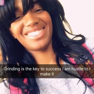 Meet your Posher, Kayla